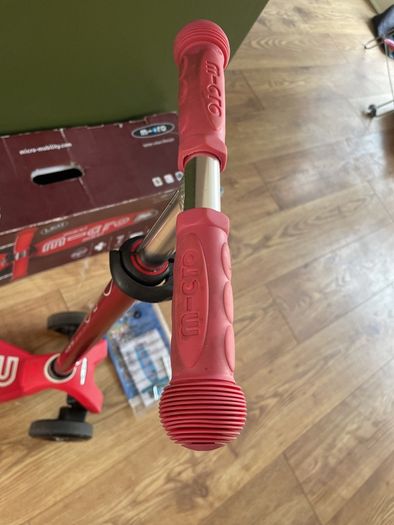 Micro Maxi Deluxe with LED Wheels