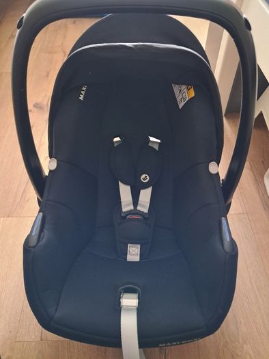 Maxi-Cosi infant car seat with base
