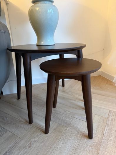 2 sets (4tables) nesting tables Murphy home