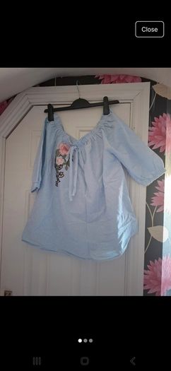 Quiz size 16 blouse.
