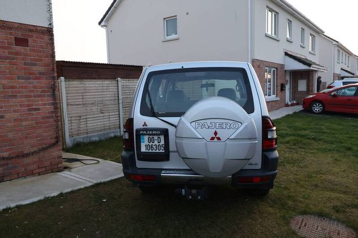 2000 Mitsubishi Pajero 3.5 V6 petrol