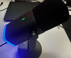 Fifine AmpliGame AM8 USB/XLR dynamic microphone, RGB, excellent condition