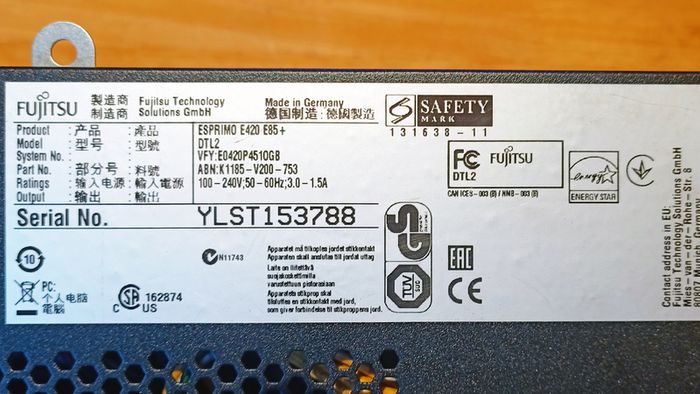 Fujitsu desktop PC Windows 11
