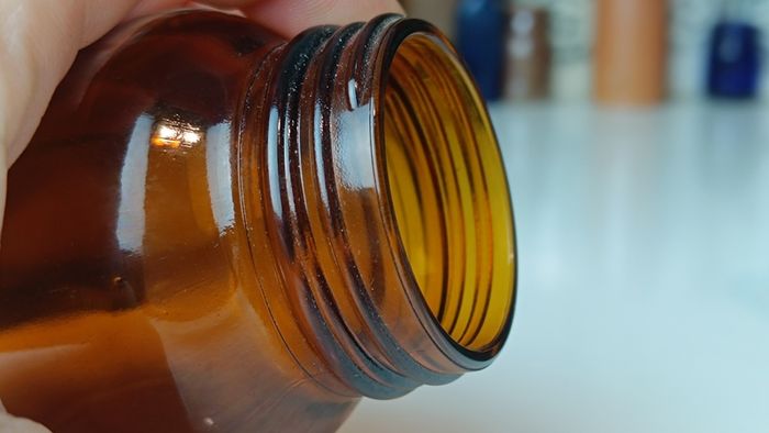485 - Set of 5 Vintage Brown Amber Glass Screw Top Collectible Decorative Bottles