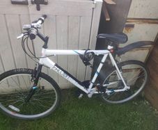 men's bike good condition equipped with extras, rear mudguard, front, rear light, pump, kickstand, lock ! no offer!