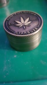 Honeypuff Golden Metal Herb Grinder 3 layer