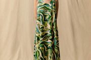 BRAND NEW Ladies Swing Dress: Size 8