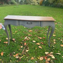 Hall Console