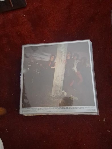 lp THE CARS On purple viny IN mint condition