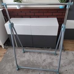 Clothes rail