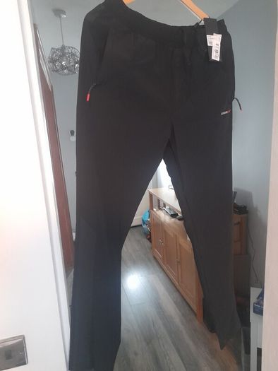 New closure London bottoms medium