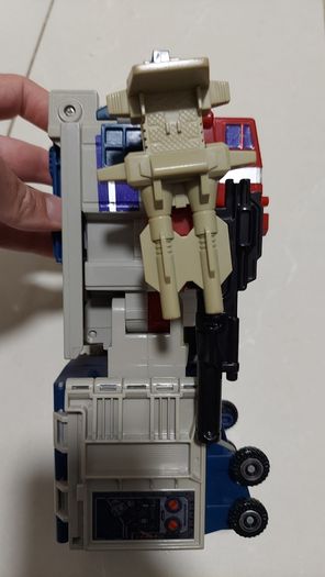 Transformer / toy / G1 OPTIMUS