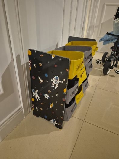 kid space themed storage rack and baskets,Grey and Yellew baskets