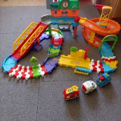Vtech toot toot train track set