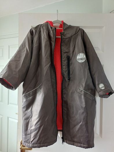 Wet suit & dry robe kids bundle