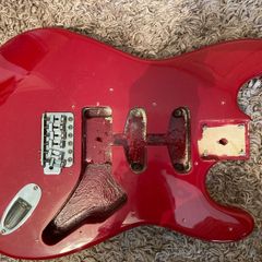 Stratocaster body red with tremolo