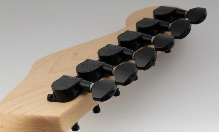Wilkinson Machine Heads E-Z Loking tuners 6 In line black