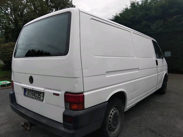 VolkswagenTransporterLWB 2.5 TDI 6mounts tax 6cvrt