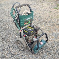 Pressure washer