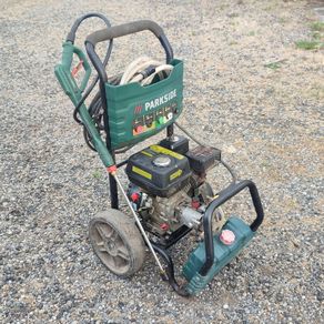 Pressure washer