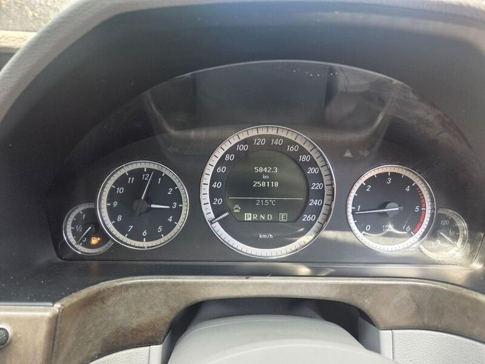 Mercedes-Benz E-Class 2010