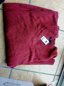 BNWT Size L V-neck jumper