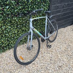 Trek hybrid bike