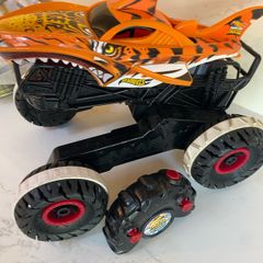 Hot wheel monster tiger shark RC