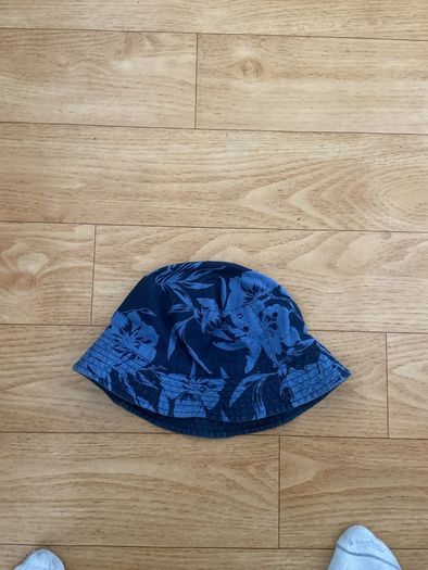 bucket hat
