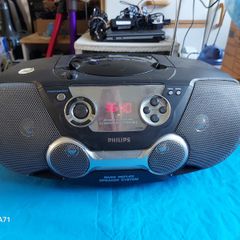 PHILIPS AZ1300 CD Soundmachine, Radio and CD, in excellent condition and both Radio and CD working fine