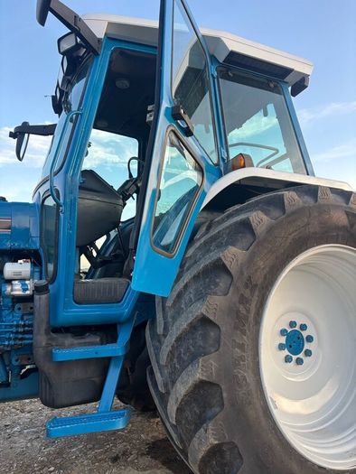 Ford 7810