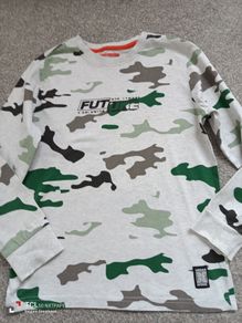 boy's top. Age 7/8