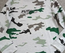 boy's top. Age 7/8