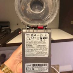 Dyson V8 Cordless Vacuum (SV25) - Excellent Condition + All Attachments