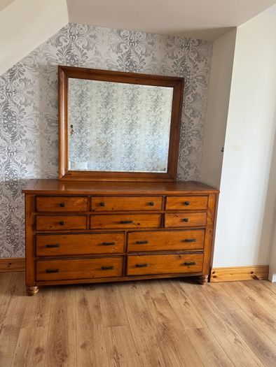 Solid wood dressing table