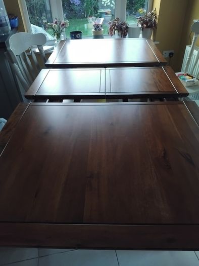Sturdy extendable table