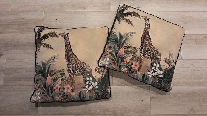 2 x Suede feel Cushions