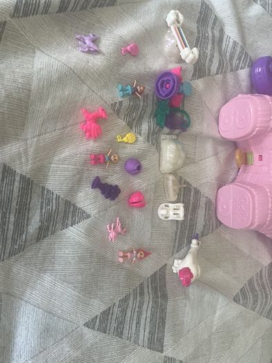 Polly pocket