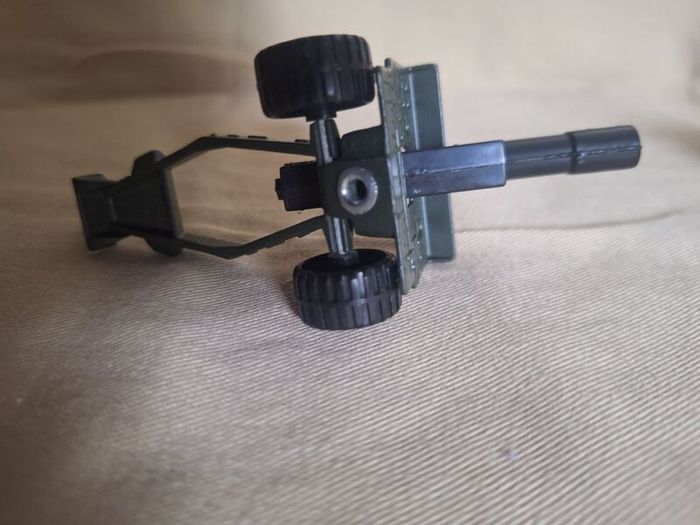 Dinky Meccano truck and field gun
