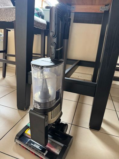 Shark stratos vacuum
