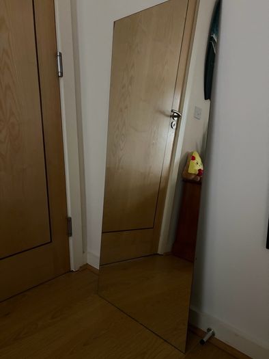 Wall mirror