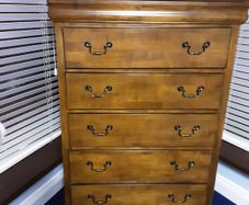 Bedroom 5 drawer chest of drawers immaculate