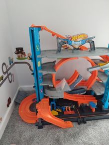 hot wheels ultimate shark