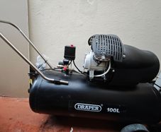 Air compressor