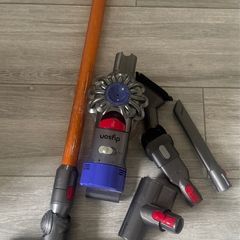 dyson V8