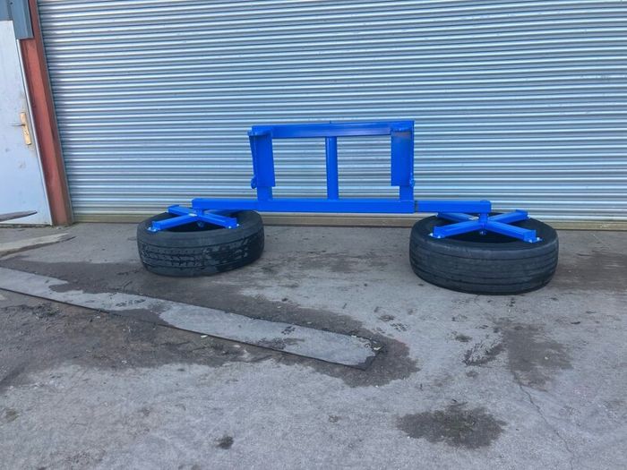 Silage wheel pushers