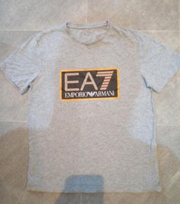 Armani T-Shirt size XS
