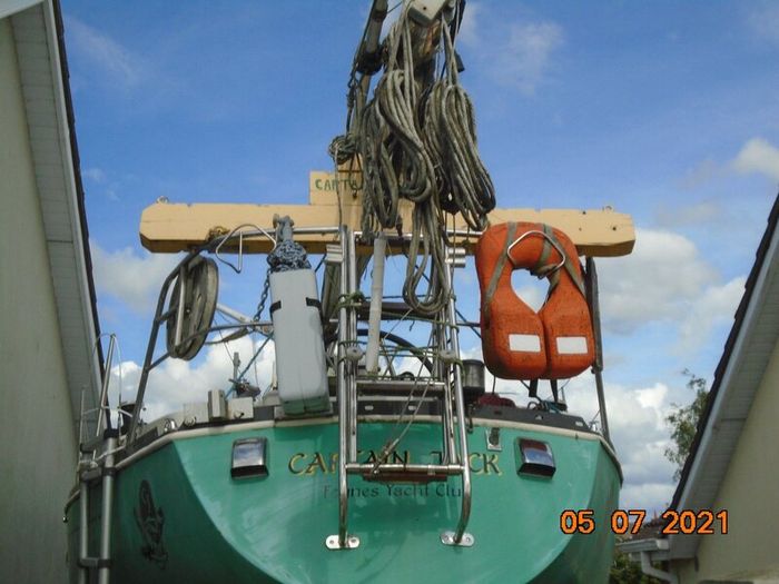 Yacht. 30ft. Sailing/Cruising. No trailer.