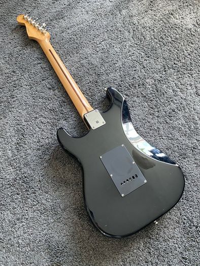 Fender SQUIRE SE Stratocaster 2007 + Extras