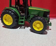 Bruder John Deere 6920  toy tractor in 1:16 scale